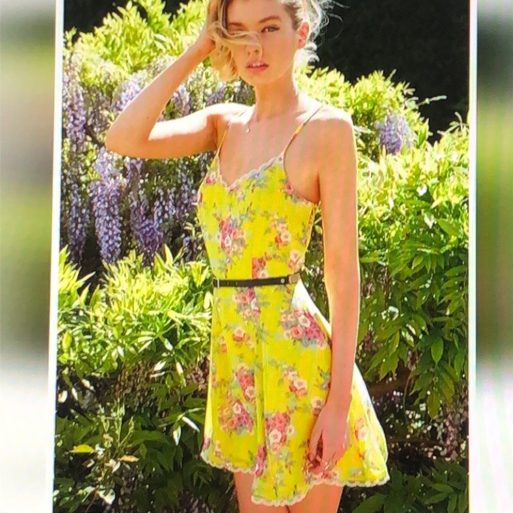 Lucca Couture M NWTS Yellow Lace Trim Dress